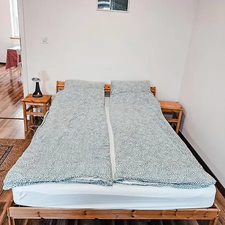 Apartmán 5 Minut Od Parku Zamkowego Pština